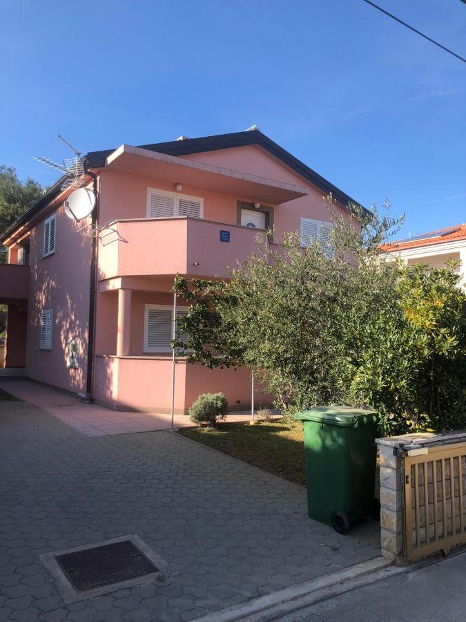 Apartment Milka Vir Exteriör bild