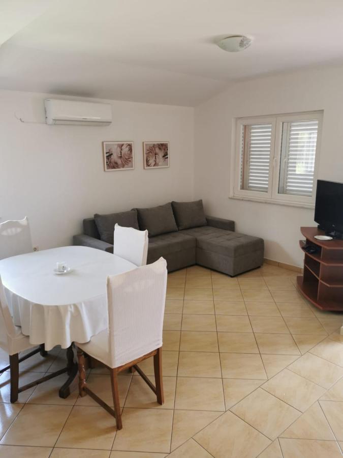 Apartment Milka Vir Exteriör bild
